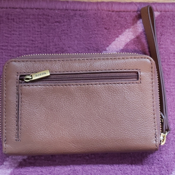 Fossil Wristlet - Picture 2 of 3